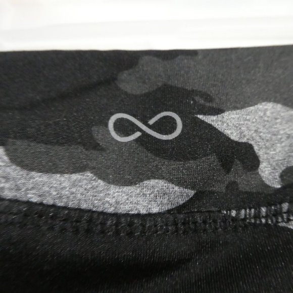 ENERGY PERFORMANCE LEGGING medium camo / camouflage leggings, BNWOT - Picture 13 of 13